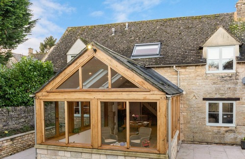 Nether Westcote House | Crofter's Barn - sleeps 2 guests in 1 bedroom