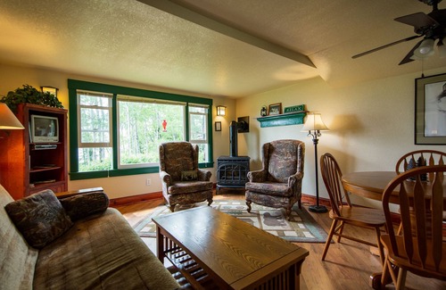 Croftville Cottage | Croftville Road Cottages #2. On the Shore of Lake Superior. Cozy and Romantic.