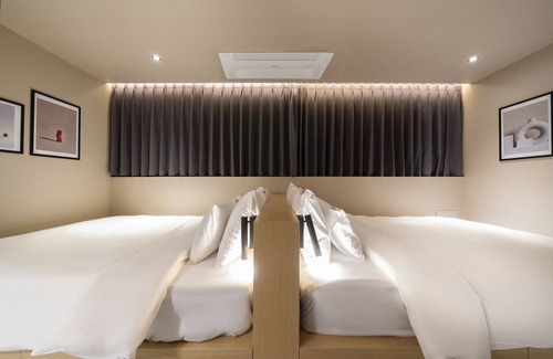 Guri Hotel | Croissant Hotel Guri by AanK