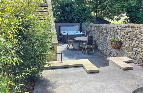 Long Preston Cottage | Cromwell house is truly in a perfect location and guarantees the perfect staycation.
