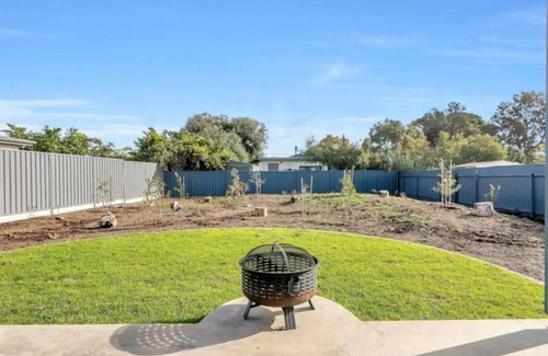 Aldinga Beach House | Croser Beach Shack - Boat & Caravan Friendly