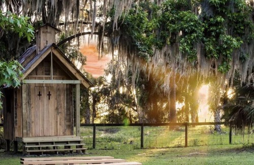 Hawthorne Other | Cross Creek Farmhouse - Unique Farm Stay on Orange Lake!