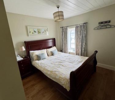 Llanybydder Hotel | Cross Hands Hotel