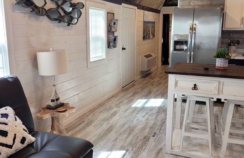 Iuka Cabin | CROSSROADS TO PICKWICK TURTLE BAY HALF A MILE TO SCUGGS BOAT RAMP SLEEPS UP SIX