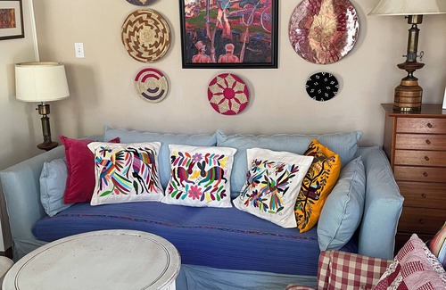 Austin Apartment | Crow Cottage-close to UT, downtown, medical district, and park.