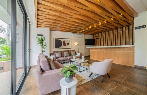 Granada Apartment | CRS 402 - Beautiful Studio in Centenario w/Street View