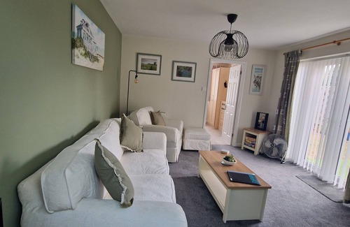 Netley Apartment | Cruise, Relax, Explore. 2BR Free parking. 10minutes to city & cruise port. 5*