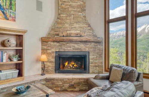 Mountain Village House | Crystal Chalet 12 by AvantStay Close to Town w Views of San Sofia Ridge