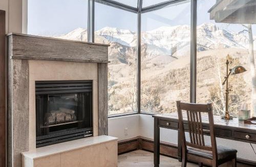 Mountain Village House | Crystal Chalet 12 by AvantStay Close to Town w Views of San Sofia Ridge