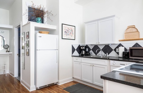 Beulah Apartment | Crystal Comfort, Suite 1