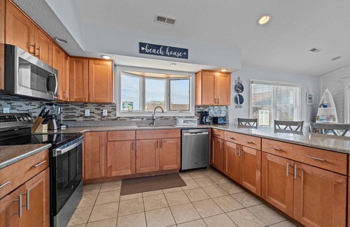 Nags Head House | Crystal Gable | Oceanfront | Nags Head | Sleeps 12