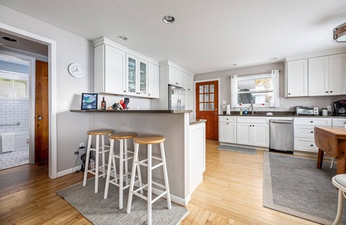 Lake Township House | Crystal Lake Serenity