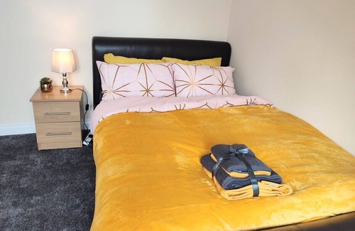 North Shields House | Crystal Suite 4 located at the Centre of North Shields a short walk to Fish Quay