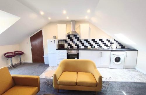 North Shields Apartment | Crystal Suite 4 - private parking - metro