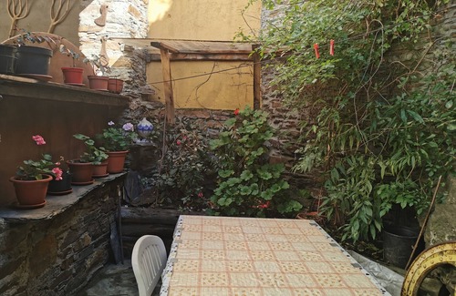 Navia de Suarna Cottage | Cuádruple con Derecho a Barbacoa y Patio. Hazte tus Comidas Se Admiten Mascotas