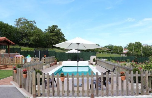 San Martin de Bada Cottage | CUATROVISTES/duplex townhouse 6 + 2 seats/3 bedrooms/terrace and garden