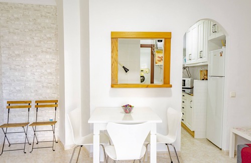 Algarrobo Apartment | Cubo's Algarrobo Beach Apartment/close to beach/community pool/free wifi