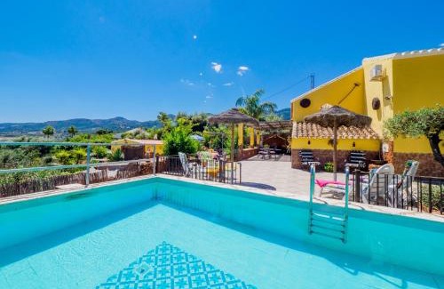 Alhaurin de la Torre House | Cubo's Casa Rural Cortijillo Las Barrancas Family