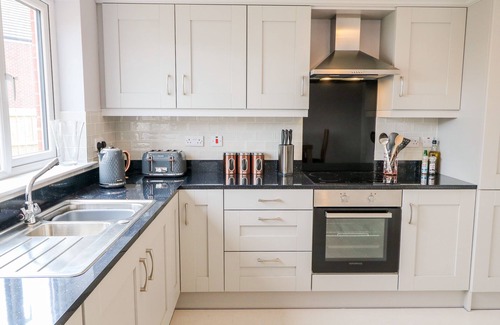 Culmore Cottage | CULMORE POINT, family friendly, with a garden in Culmore, Londonderry