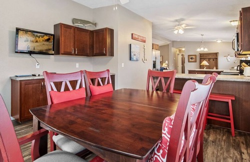 Delong House | Culver Lodge | 3BR/2BA, Near Lake Max & Academies