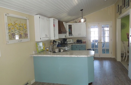 Waupaca Cottage | Cumley's Journeys End cottage on McCrossen Lake, Chain ‘O Lakes