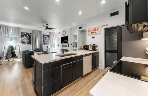 Richmond House | Cupid's Hideout