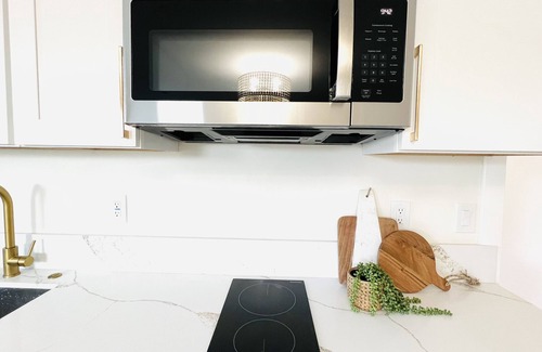 Hillcrest Condo | Curlew ADU is a cozy and newly renovated unit central to downtown San Diego.