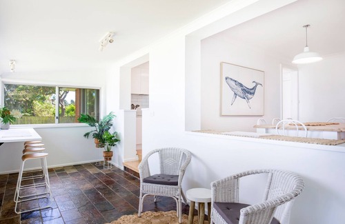 Culburra Beach House | Curleys Outlook - Pet Friendly Waterfront