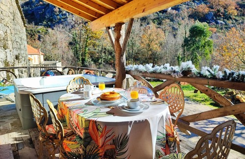Melgaco Cottage | Curveirinha | Country House| Jacuzzi | National Park Gerês
