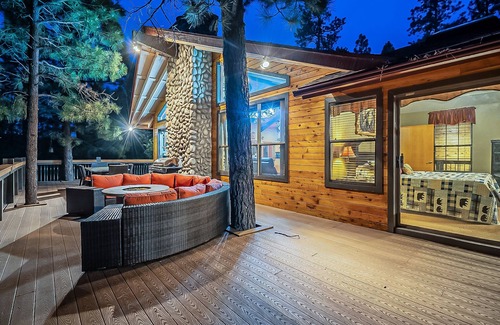 Pinetop Cabin | Custom 6 Bedroom 4 full bathrooms Cabin with Amazing hillside Views, fenced lot.