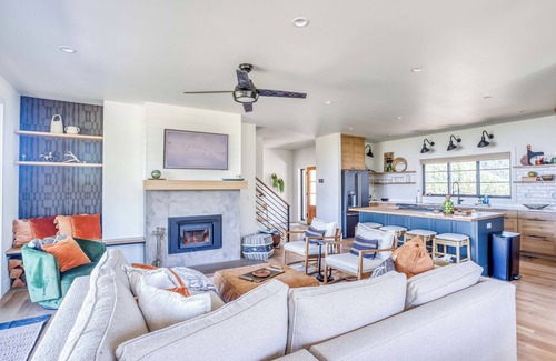 Neskowin House | Custom Beauty has Stellar Ocean Views, Privacy, Two King Suites, a Hot Tub, a Fi