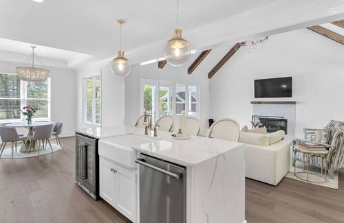 Irmo Other | Custom built lake house on Lake Murray with New pool and hot tub!