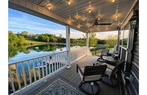 Somerset Cabin | Custom cabin on 23 acres, private fishing, paddle boat, kayaks Lake Cumberland