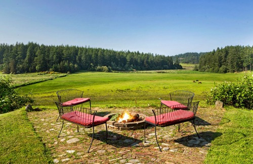 Friday Harbor House | Custom Crafted Unique Home~ FABULOUS group lodging ~ 1.3 miles from Harbor