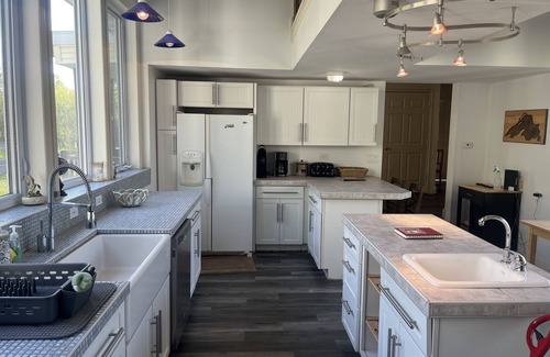 South Range House | Custom Craftsman home. 20 Miles from Downtown Duluth.