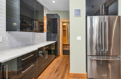 Meredith House | Custom Lake Winnisquam Home For 12