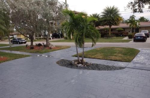 Lighthouse Point House | CUSTOM LUXURY POOL HOME 4 BD/ 3.1 BA