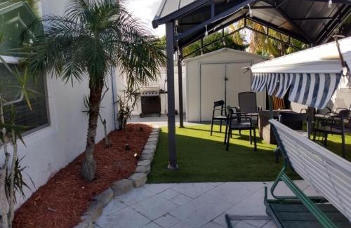 Lighthouse Point House | CUSTOM LUXURY POOL HOME 4 BD/ 3.1 BA