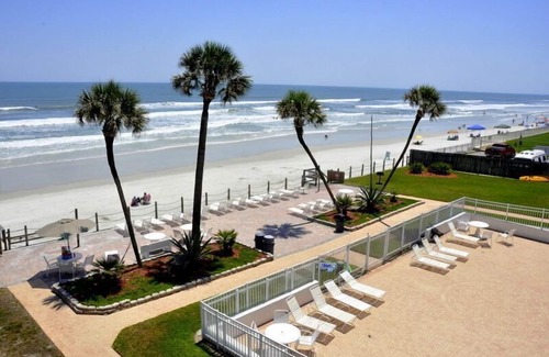New Smyrna Beach Condo | Cute 2/2!Direct Oceanfront Complex on the No Drive Beach in NSB!