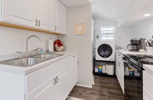 North Greece House | CUTE 2 BDRM Home - Sleeps 3!