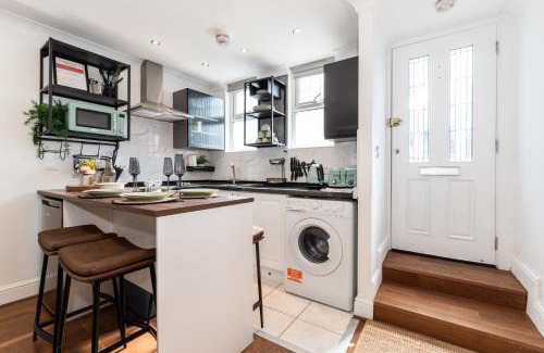 Woolwich House | Cute 2 Bedroom House - 10 Min Walk to Woolwich DLR & Elizabeth Line - Netflix - Espresso Machine