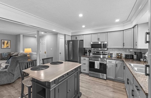 South Burlington Apartment | Cute 3BR APT - So Burlington