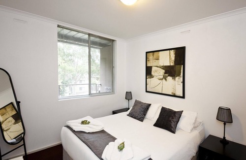 Daglish Apartment | Cute and affordable park side accommodation
