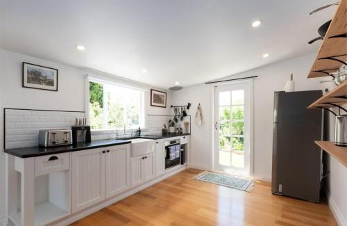 Evandale House | Cute as A Button Cottage in Charming Evandale