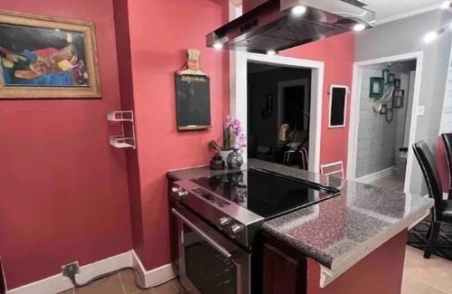 Whitehaven House | Cute bungalow located in Whitehaven near Elvis's mansion & Beale St.