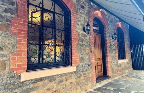 Kanmantoo Cottage | Cute Cosy Cottages – Your Perfect Pet-Friendly Getaway in the Adelaide Hills.