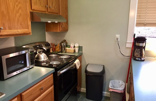 Olympia Cottage | Cute Cottage Close To Town and Bike Trails