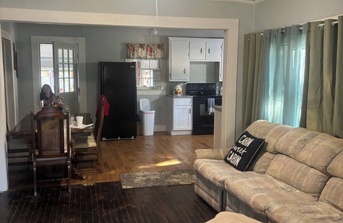 Clemmons Cottage | Cute cottage in a rural setting