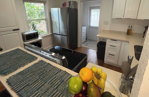 United Central House | Cute & Cozy entire home under 10 mins from beach and Downtown St. Pete