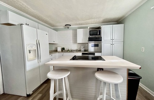 Springfield House | Cute Cozy Home! Great Location ONE Block From Mercy!